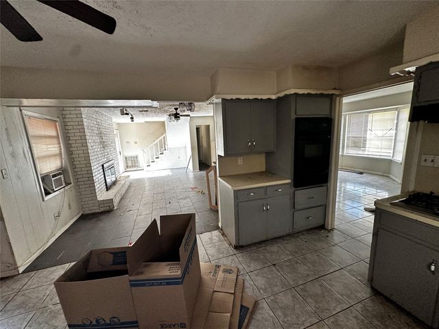 130 Caldwell Street, Baytown, TX 77520