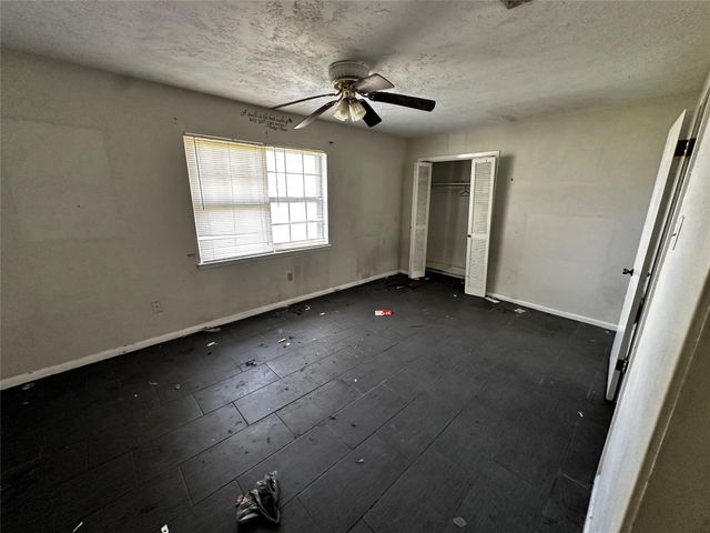 130 Caldwell Street, Baytown, TX 77520