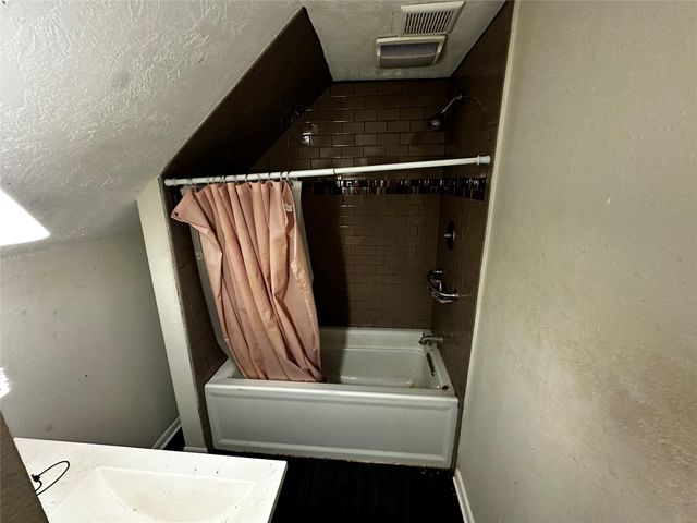 130 Caldwell Street, Baytown, TX 77520