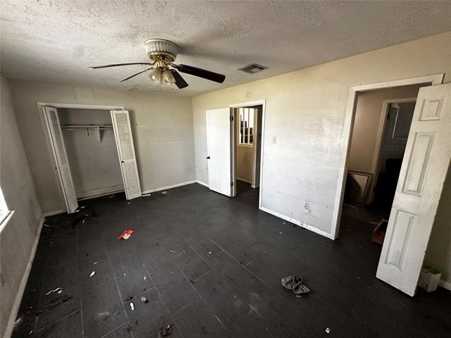 130 Caldwell Street, Baytown, TX 77520