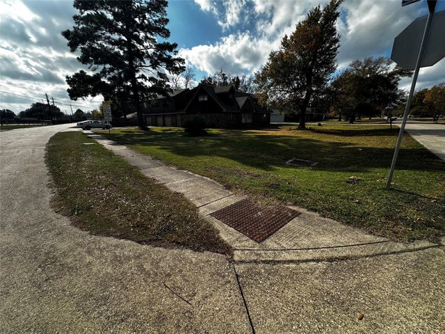 130 Caldwell Street, Baytown, TX 77520