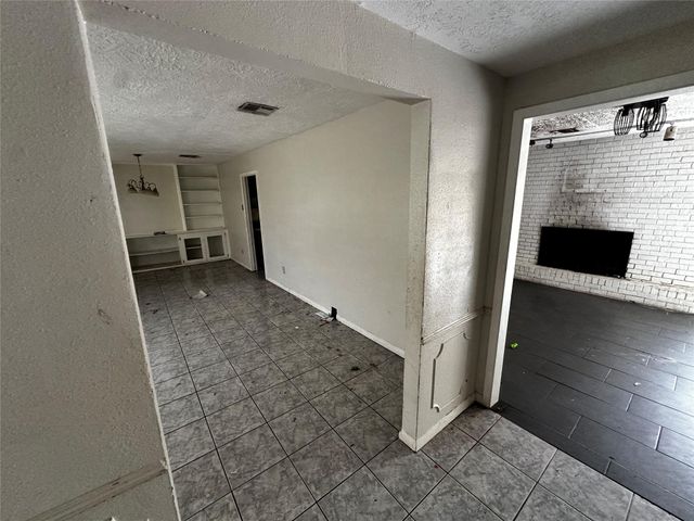 130 Caldwell Street, Baytown, TX 77520