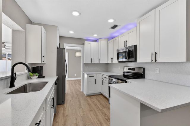 2161 WATEROAK DRIVE N, Clearwater, FL 33764