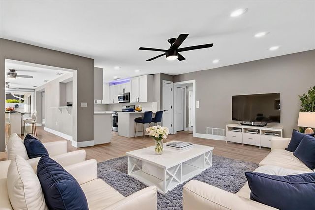 2161 WATEROAK DRIVE N, Clearwater, FL 33764