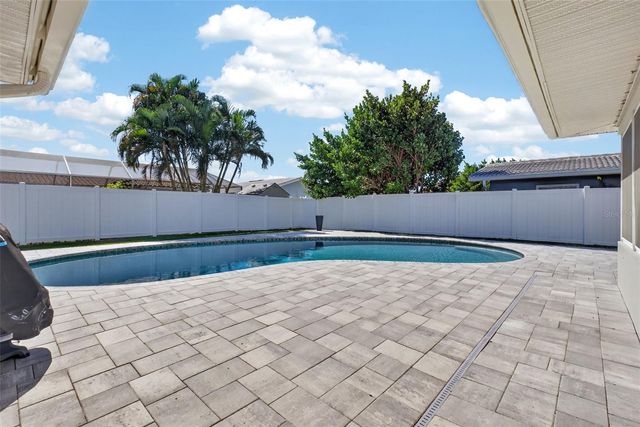 2161 WATEROAK DRIVE N, Clearwater, FL 33764