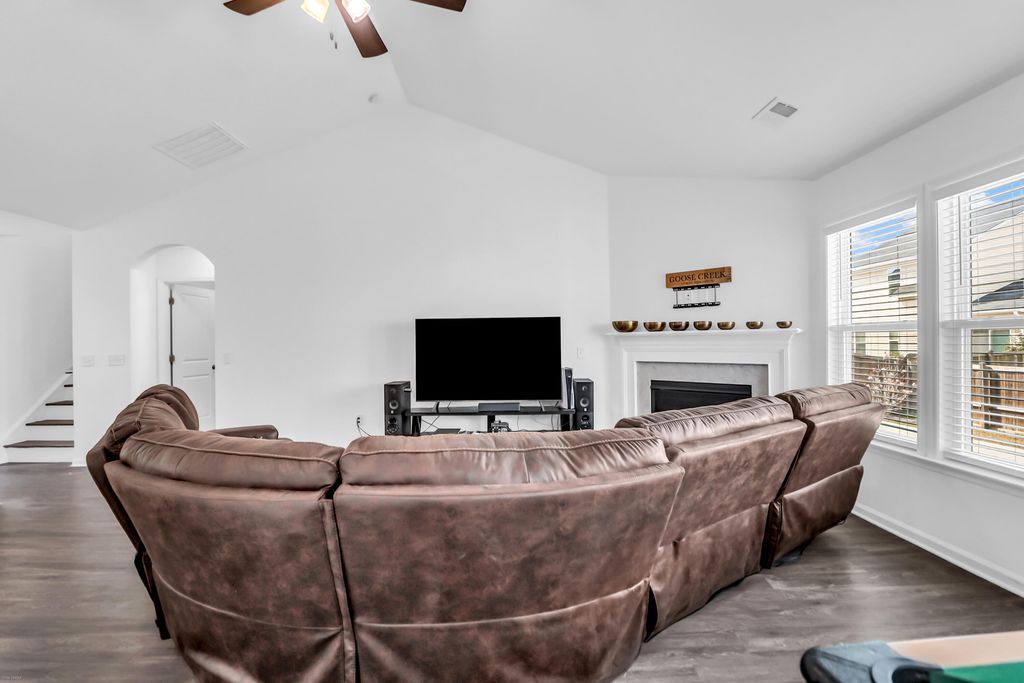 Image 8 of property listing at 303 Todder Trail, Goose Creek, SC 29445