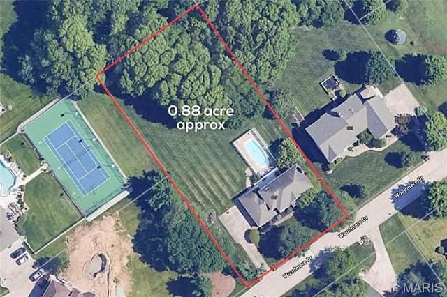 327 Woodmere Drive, St Charles, MO 63303
