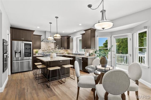 327 Woodmere Drive, St Charles, MO 63303