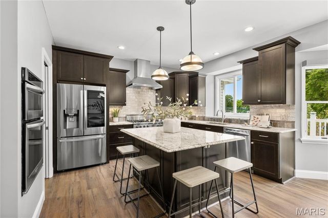 327 Woodmere Drive, St Charles, MO 63303