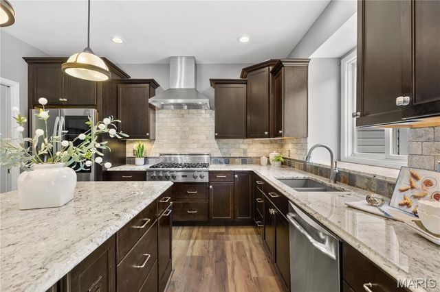 327 Woodmere Drive, St Charles, MO 63303