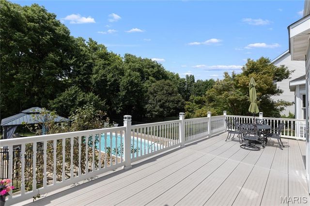 327 Woodmere Drive, St Charles, MO 63303