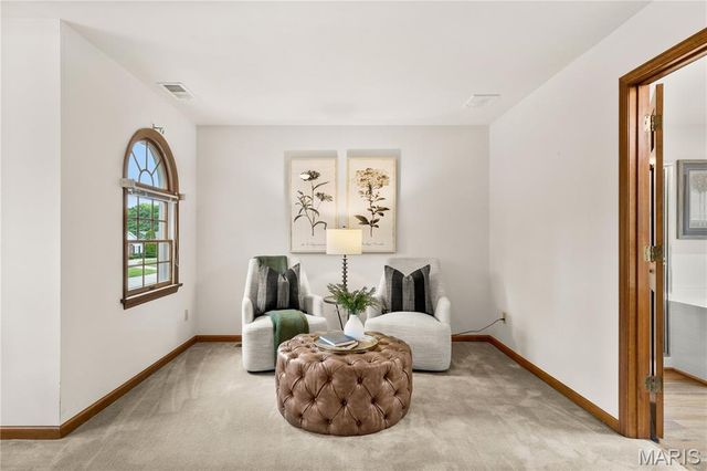 327 Woodmere Drive, St Charles, MO 63303