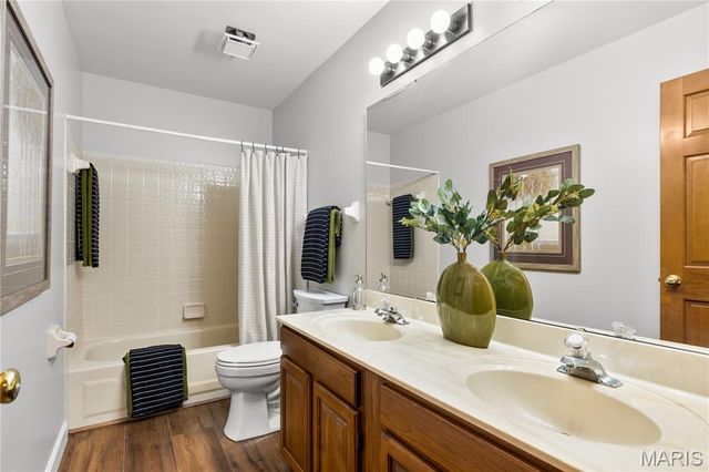 327 Woodmere Drive, St Charles, MO 63303