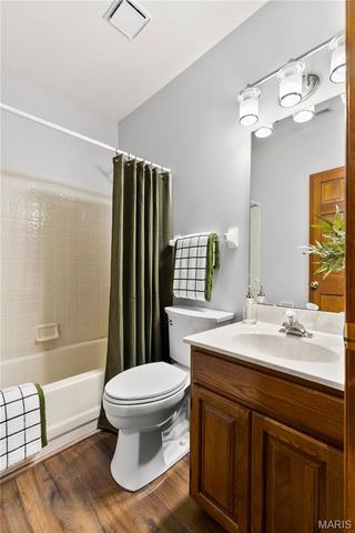 327 Woodmere Drive, St Charles, MO 63303