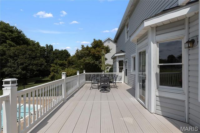 327 Woodmere Drive, St Charles, MO 63303