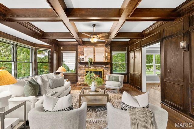 327 Woodmere Drive, St Charles, MO 63303