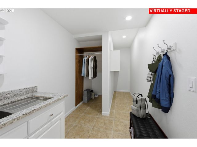 17808 Nw PIONEER Rd, Beaverton, OR 97006