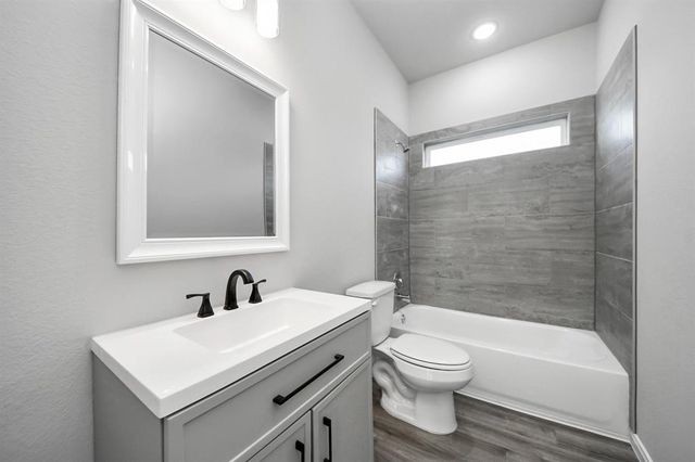 214 Spruce Lake Road, Houston, TX 77336