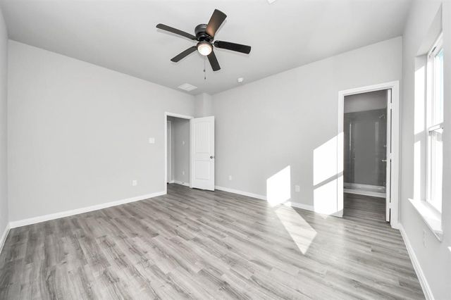 214 Spruce Lake Road, Houston, TX 77336