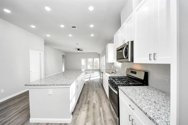 214 Spruce Lake Road, Houston, TX 77336