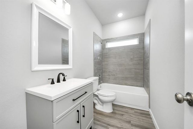 214 Spruce Lake Road, Houston, TX 77336