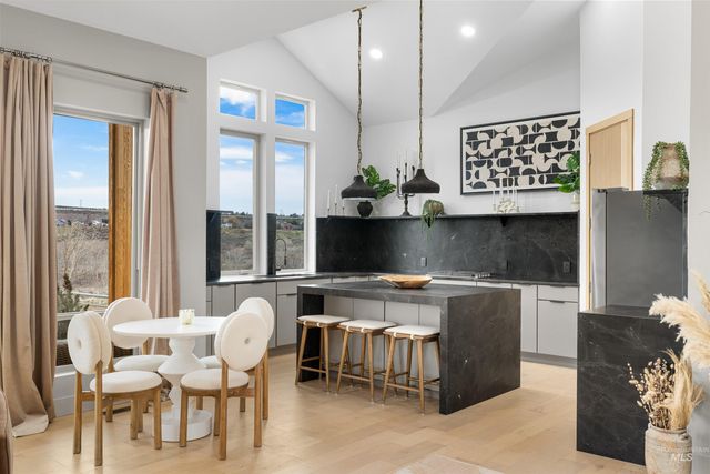 5793 S Brian Way, Boise, ID 83716