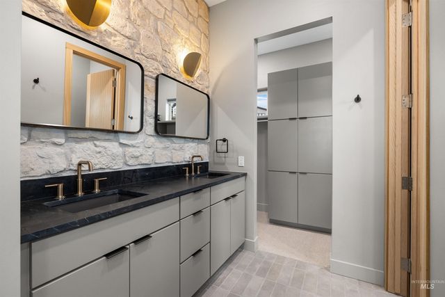 5793 S Brian Way, Boise, ID 83716