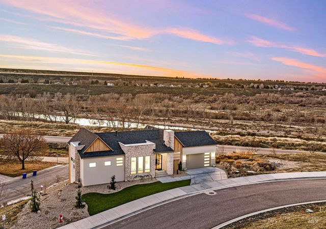 5793 S Brian Way, Boise, ID 83716