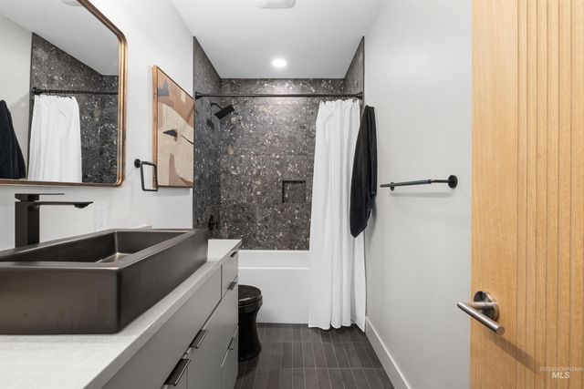 5793 S Brian Way, Boise, ID 83716