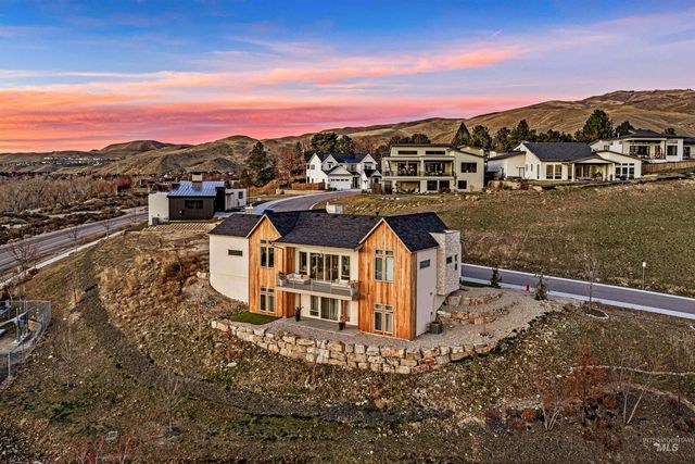 5793 S Brian Way, Boise, ID 83716