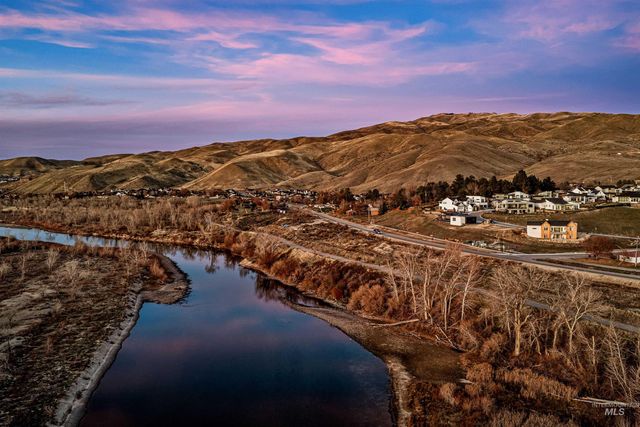 5793 S Brian Way, Boise, ID 83716