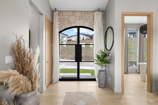 5793 S Brian Way, Boise, ID 83716