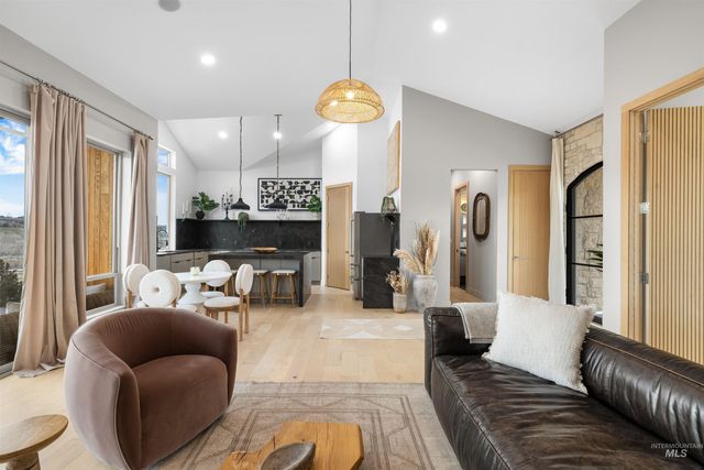 5793 S Brian Way, Boise, ID 83716