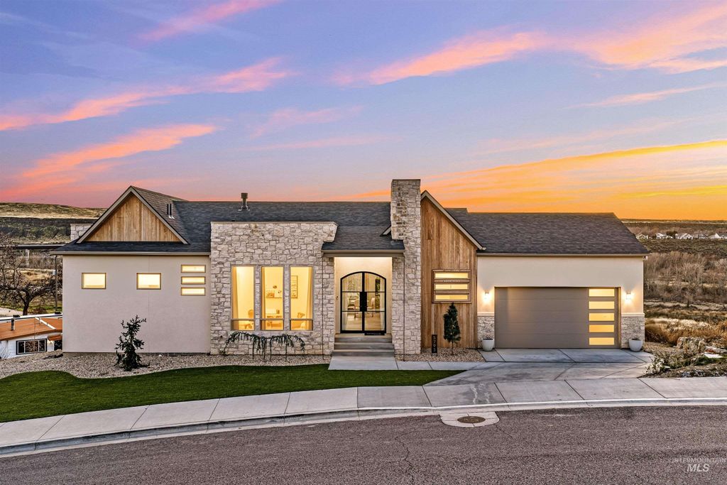 5793 S Brian Way, Boise, ID 83716