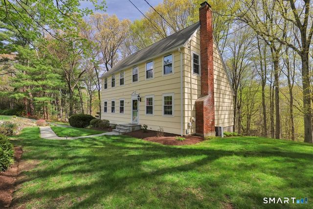 9 Academy Road, Trumbull, CT 06611