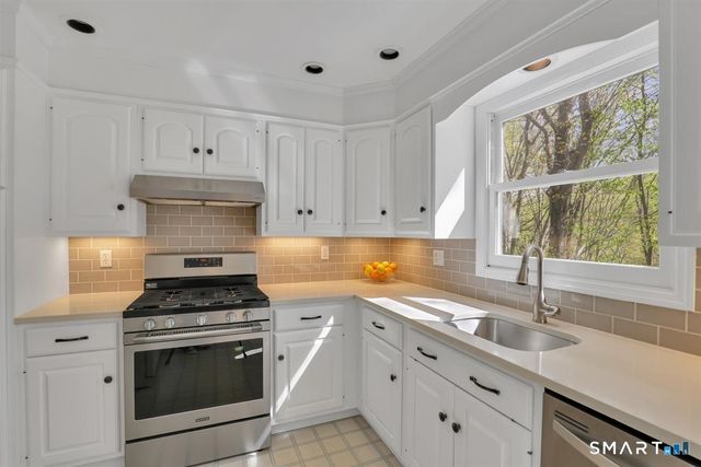 9 Academy Road, Trumbull, CT 06611