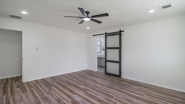 12915 Bexhill Drive, Houston, TX 77065