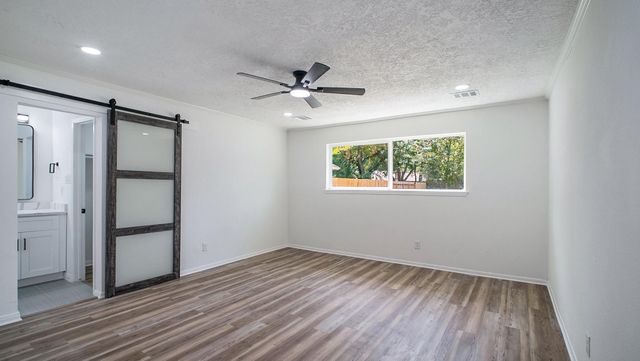 12915 Bexhill Drive, Houston, TX 77065