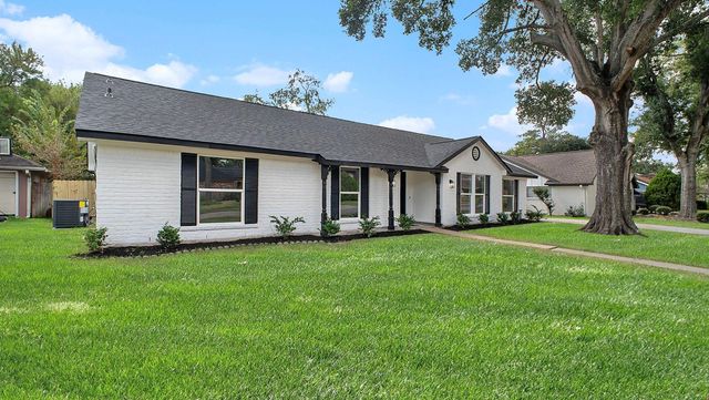 12915 Bexhill Drive, Houston, TX 77065