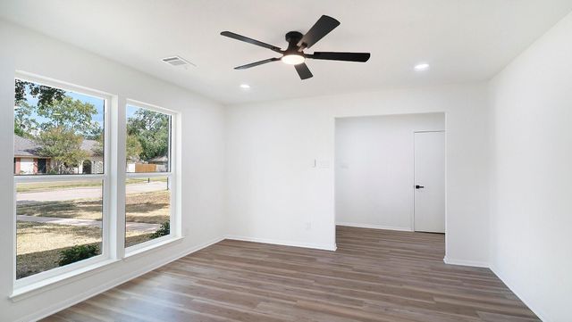 12915 Bexhill Drive, Houston, TX 77065