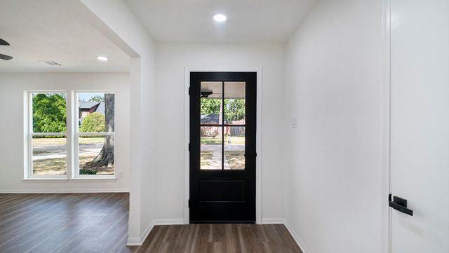 12915 Bexhill Drive, Houston, TX 77065