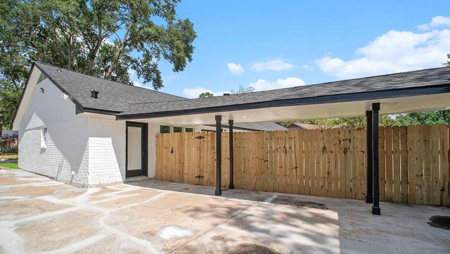 12915 Bexhill Drive, Houston, TX 77065