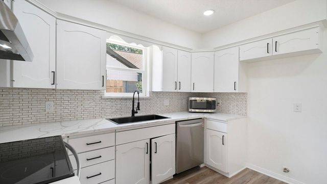 12915 Bexhill Drive, Houston, TX 77065