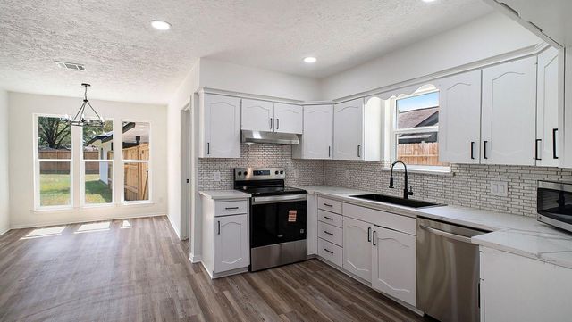 12915 Bexhill Drive, Houston, TX 77065