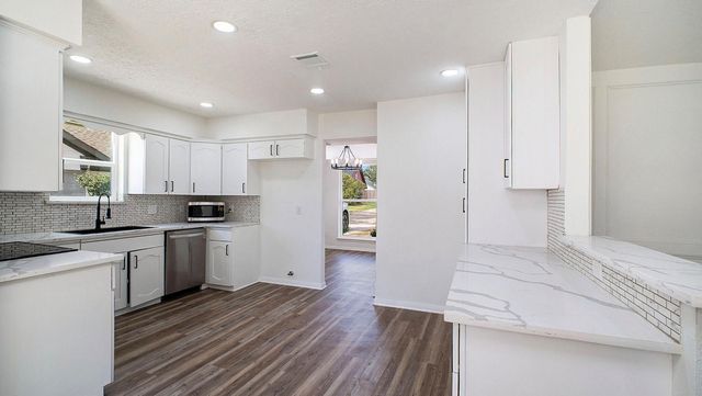 12915 Bexhill Drive, Houston, TX 77065