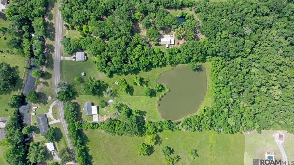 10197 E Highway 936, St Amant, LA 70774