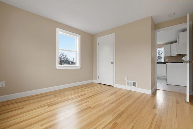 24 Garden St, Danvers, MA 01923