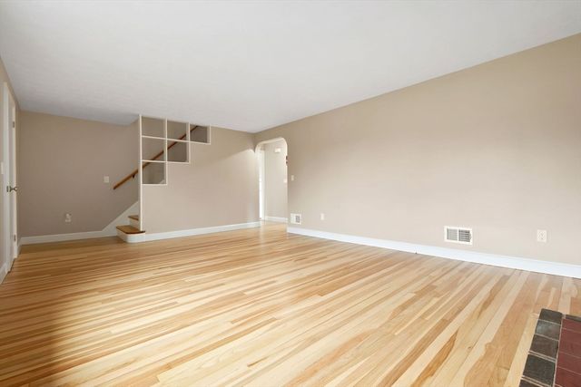 24 Garden St, Danvers, MA 01923