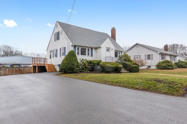 24 Garden St, Danvers, MA 01923