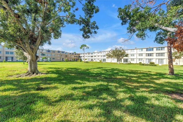 5095 BAY STREET NE 317, St Petersburg, FL 33703